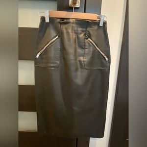Leather skirt. Zara. Size Small.